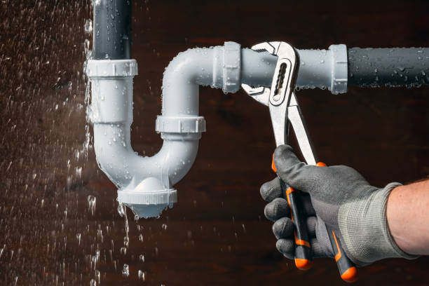 Professional Drain Cleaning technician working in Saint Charles, IA